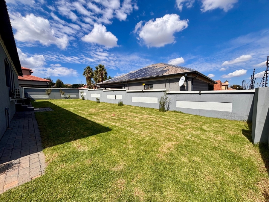 3 Bedroom Property for Sale in Wilkoppies North West